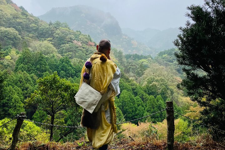 Randonnée de pèlerinage en montagne sacrée du mont Hiko et histoire de Yamabushi