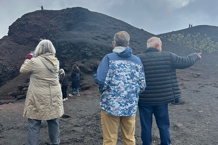 Excursion au volcan Etna, dégustation de vins, déjeuner dans un domaine viticole et transfert