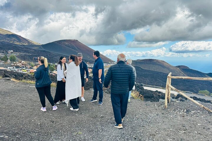 Excursion au volcan Etna, dégustation de vins, déjeuner dans un domaine viticole et transfert