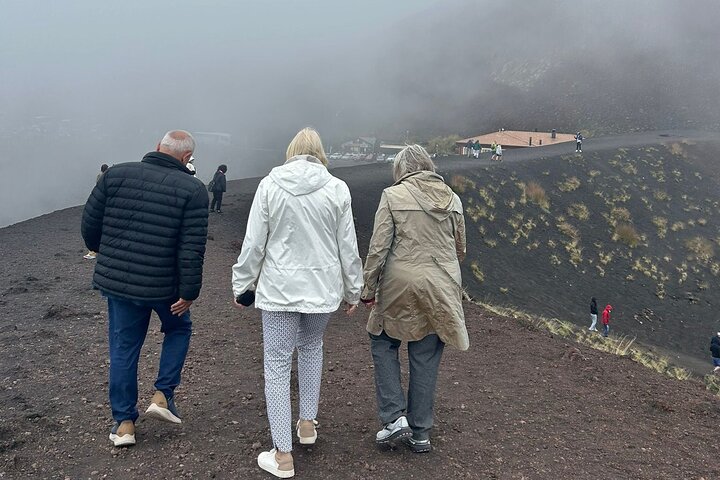 Excursion au volcan Etna, dégustation de vins, déjeuner dans un domaine viticole et transfert