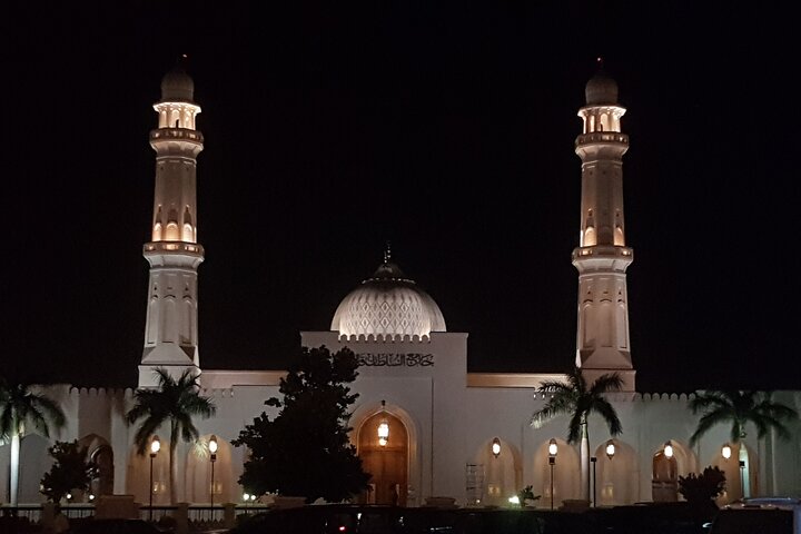 West Salalah Tour - Caraibi d'Oriente - Spiaggia di Fazayah con città