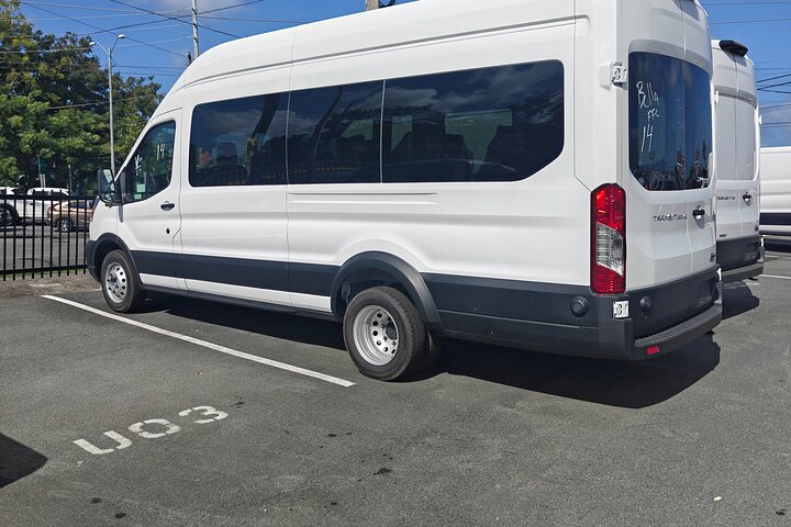 Trasferimento Taxi da San Juan al Terminal Traghetto di Ceiba 14 Passeggeri