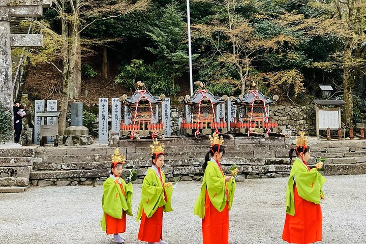 Randonnée de pèlerinage en montagne sacrée du mont Hiko et histoire de Yamabushi