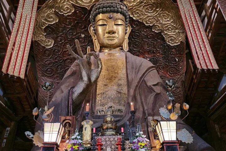 Führung in Gifu Große Buddhistische Statue Golden Gate Schrein
