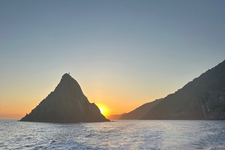 Monterosso: Boottocht door de Cinque Terre, overdag of bij zonsondergang, inclusief aperitief