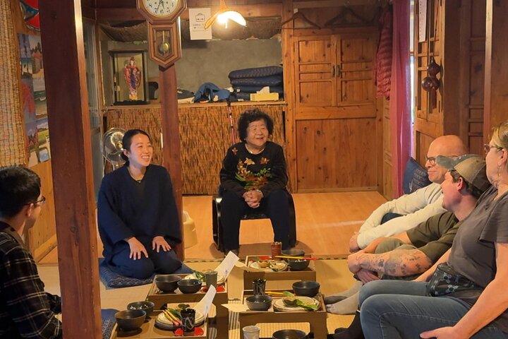 Perto do Aquário Churaumi | Segredos da Longevidade × Comida e Cultura