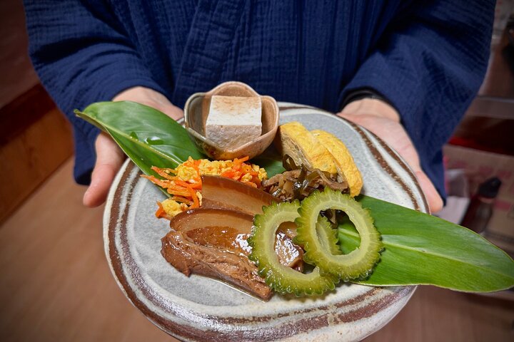 Perto do Aquário Churaumi | Segredos da Longevidade × Comida e Cultura
