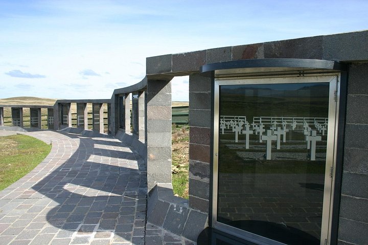 Argentine Military Cemetery, Penguins and Island Highlights