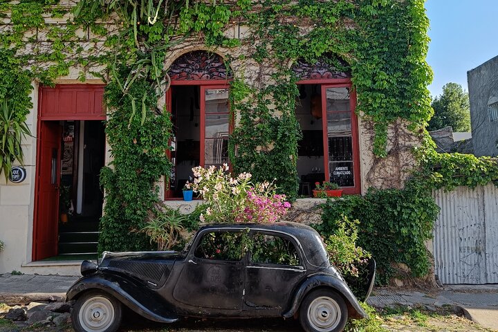 Excursão completa pela cidade de Colonia del Sacramento com veículo privado