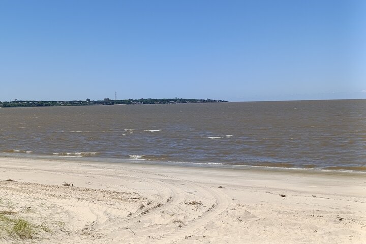 Excursão completa pela cidade de Colonia del Sacramento com veículo privado
