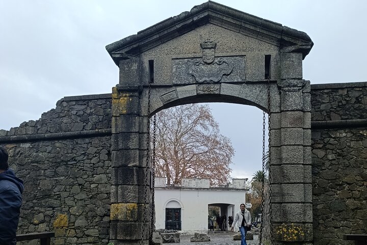 Excursão completa pela cidade de Colonia del Sacramento com veículo privado