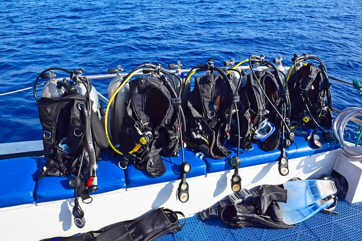 Sharm El Sheikh: Ras Mohammed & White Island Luxury Yacht Trip