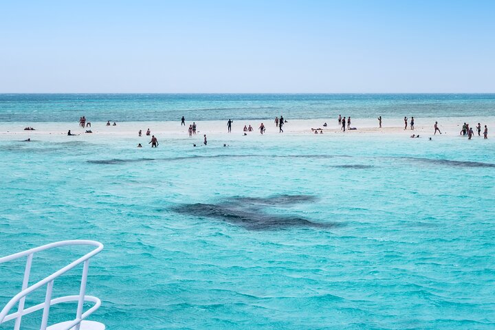 Sharm El Sheikh: Ras Mohammed & White Island Luxury Yacht Trip