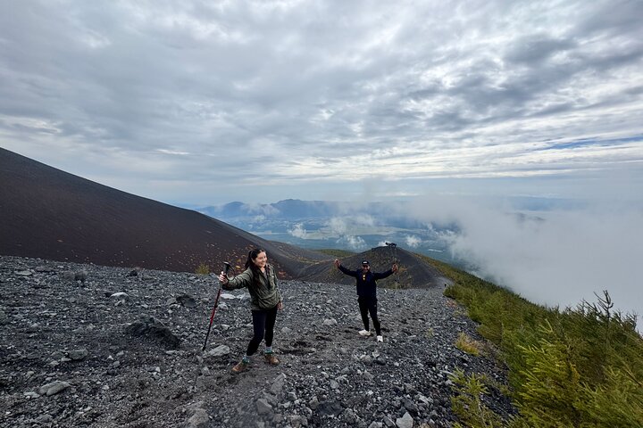 Private Mt. Fuji Hoei Crater Hiking and Sightseeing Tour