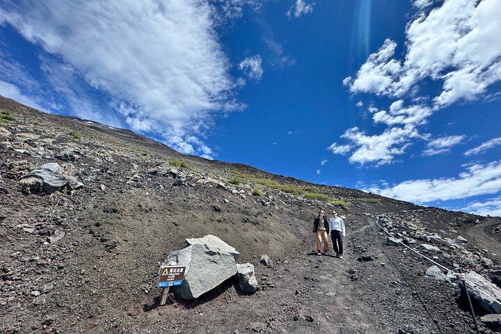 Private Mt. Fuji Hoei Crater Hiking and Sightseeing Tour