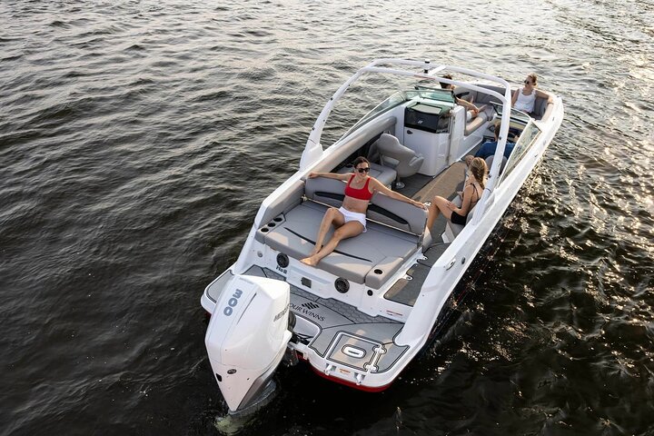 Tour privato in barca Antibes & Billionaire bay - Rilassati, nuota e fai snorkeling