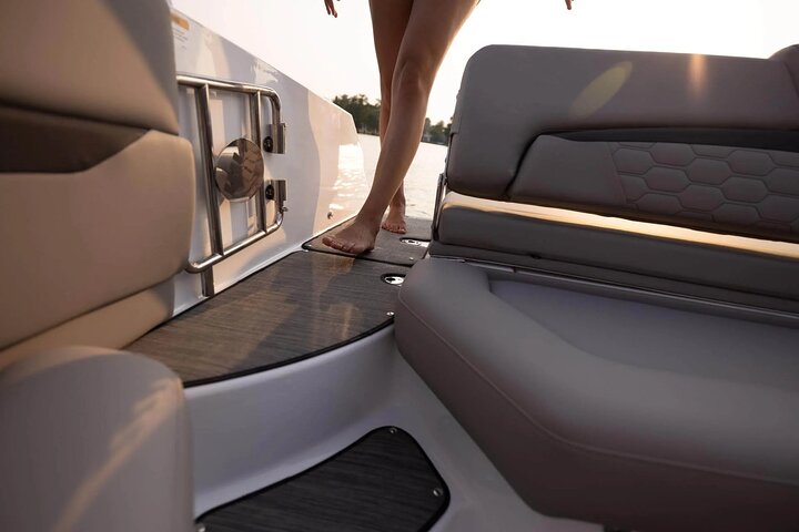 Tour privato in barca Antibes & Billionaire bay - Rilassati, nuota e fai snorkeling