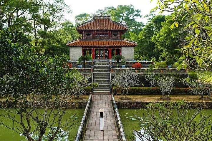 Tour della città di Hue con autista privato Itinerario flessibile e personalizzato