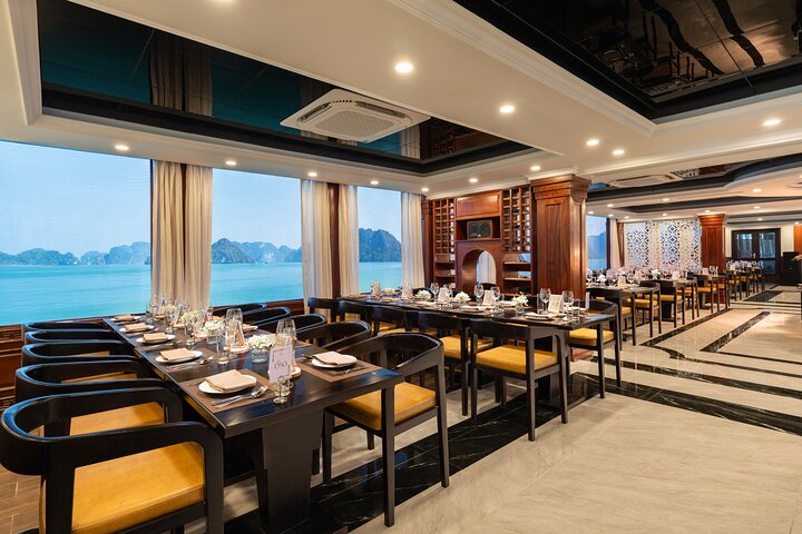 Hera Luxury Cruise - den mest luksuriøse dagstur i Halong Bay