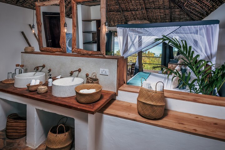 7 jours d’expérience exotique de lune de miel dans la chambre sous-marine de Pemba