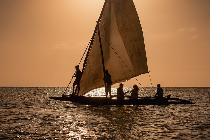 7 jours d’expérience exotique de lune de miel dans la chambre sous-marine de Pemba