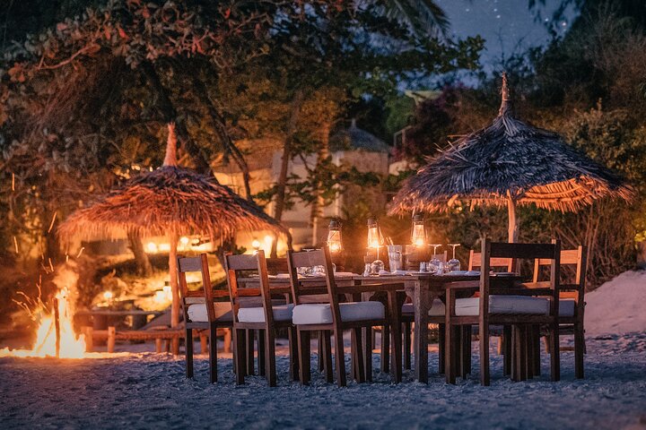 7 jours d’expérience exotique de lune de miel dans la chambre sous-marine de Pemba