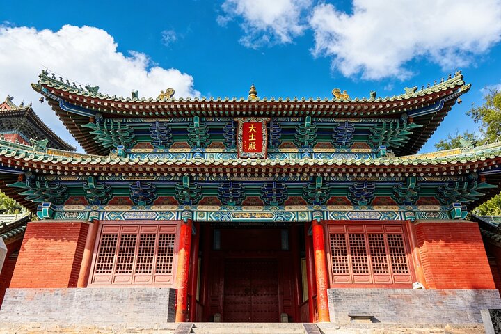All Inclusive Private Tagestour zum Shaolin-Tempel und den Longmen-Grotten von Zhengzhou