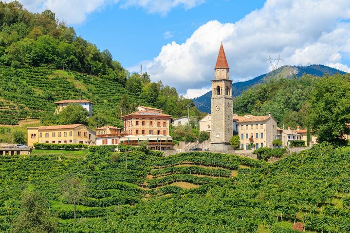 Valdobbiadene PROSECCO Privat tur och smak med Sommelier