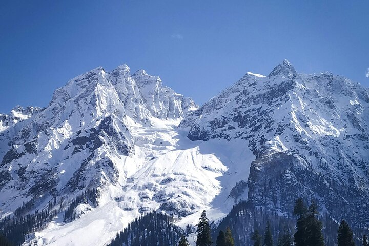 Gita di un giorno a Sonamarg ai ghiacciai dei prati Fiumi e valli