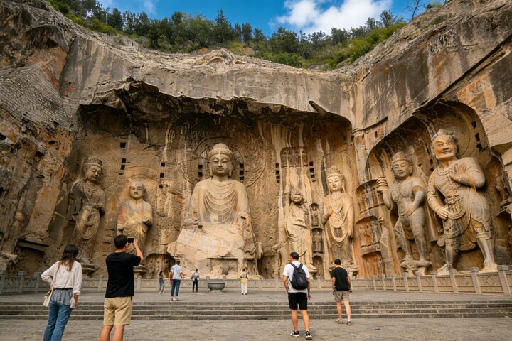 All Inclusive Private Tagestour zum Shaolin-Tempel und den Longmen-Grotten von Zhengzhou