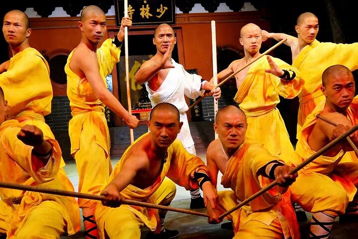 All Inclusive Luoyang Private Day Tour till Shaolin Temple och Longmen Grottoes