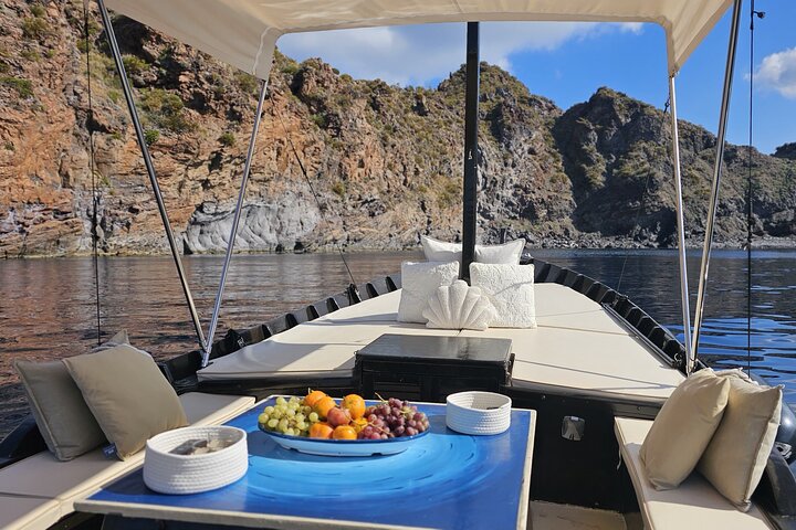 Tour vintage de Gozzo por Lipari y Salina