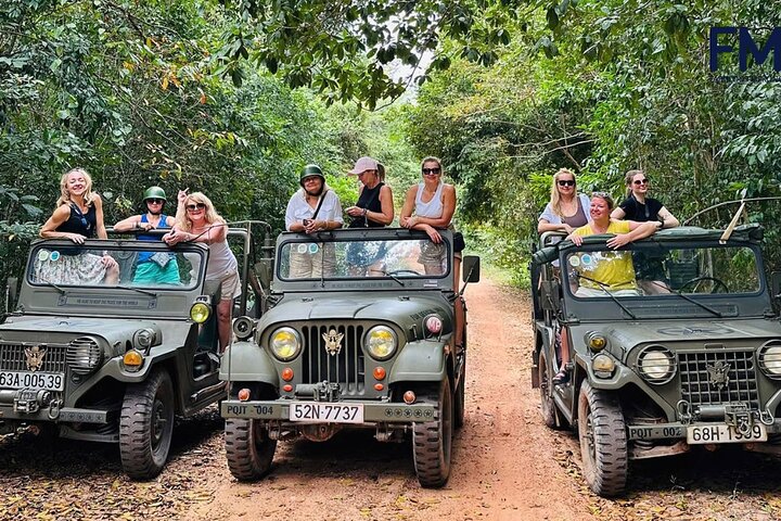 Explore o norte da ilha de Phu Quoc por Jeeps do Exército Clássico