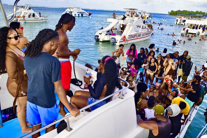 #1 Punta Cana Hip Hop Adults Only Party Boat avec Open Bar et DJ