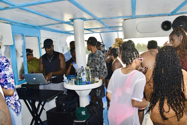 #1 Punta Cana Hip Hop Adults Only Party Boat avec Open Bar et DJ