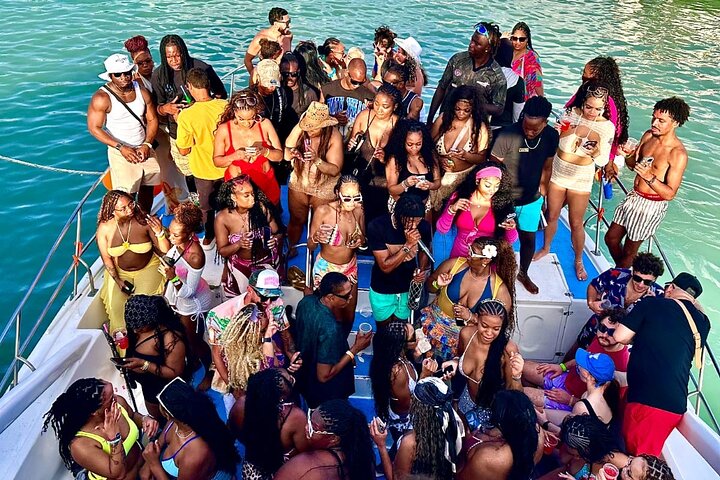 #1 Punta Cana Hip Hop Adults Only Party Boat avec Open Bar et DJ
