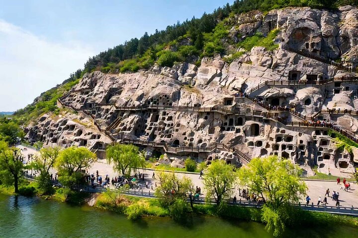 All Inclusive Private Tagestour zum Shaolin-Tempel und den Longmen-Grotten von Zhengzhou