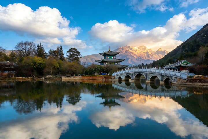 Momenti salienti privati di 2 giorni a Lijiang: centro storico, Snow Mountain, spettacolo e altro