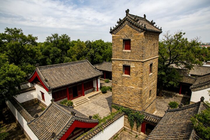 Excursão privada de um dia a Qufu saindo de Jinan: Templo de Confúcio, Mansão da Família e Cemitério
