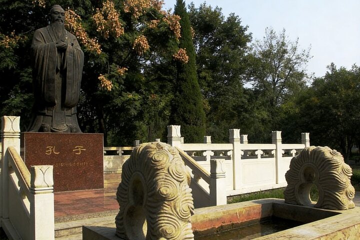 Excursão privada de um dia a Qufu saindo de Jinan: Templo de Confúcio, Mansão da Família e Cemitério