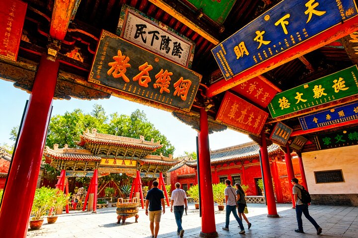 Lanzhou privat dagstur til Tianti Grottoes, Luoshi Pagoda og Leitai i Wuwei