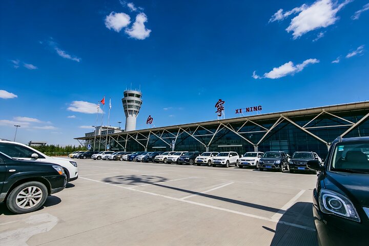 Privé Xining Caojiabao International Airport Vertrek Transfer van City Hotels
