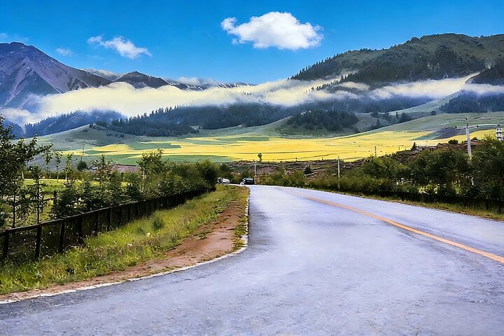 Tour privato di 6 giorni a Xining, Zhangye, Jiayuguan e Dunhuang