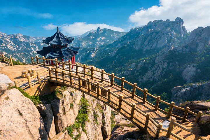 Tour privato di un giorno a Qingdao sul Monte Laoshan con pranzo e funivia