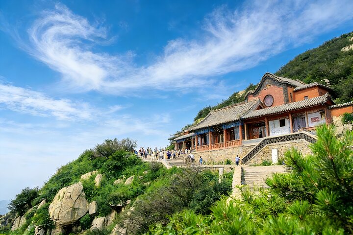 Mount Tai Private Tour von Jinan mit dem Hochgeschwindigkeitszug mit Seilbahnfahrt