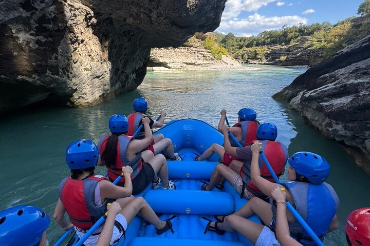 Visita guiada de rafting - Parque Nacional del Río Vjosa - Permet, Albania