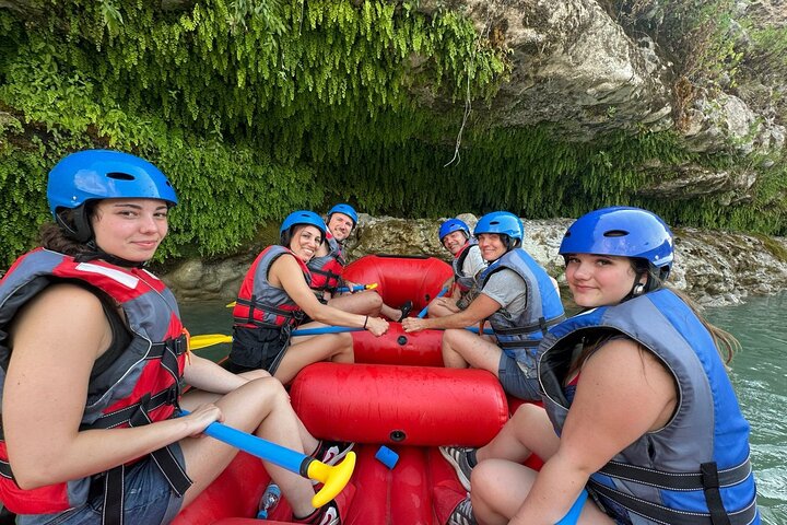 Visita guiada de rafting - Parque Nacional del Río Vjosa - Permet, Albania