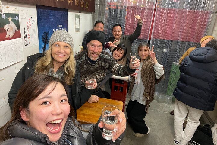 大阪難波バーホッピング:隠れた居酒屋と地元価格