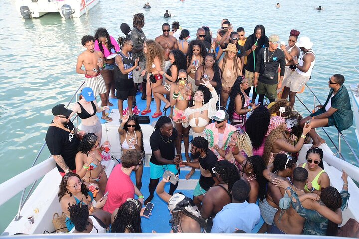 #1 Punta Cana Hip Hop Adults Only Party Boat avec Open Bar et DJ