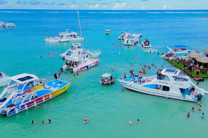 #1 Punta Cana Hip Hop Adults Only Party Boat avec Open Bar et DJ